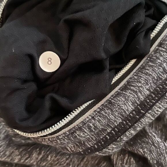 Lululemon Run Back On Track Pullover Heathered Black Hoodie Size 8 - Picture 7 of 7
